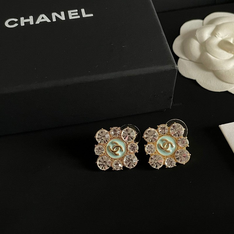 Chanel Color Flower Diamond Earrings - 18K Yellow Gold