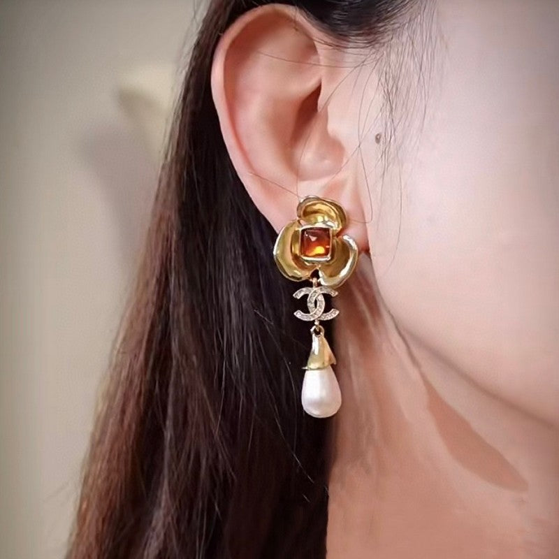 Chanel Camellia Pearl Earrings - 18K Yellow Gold