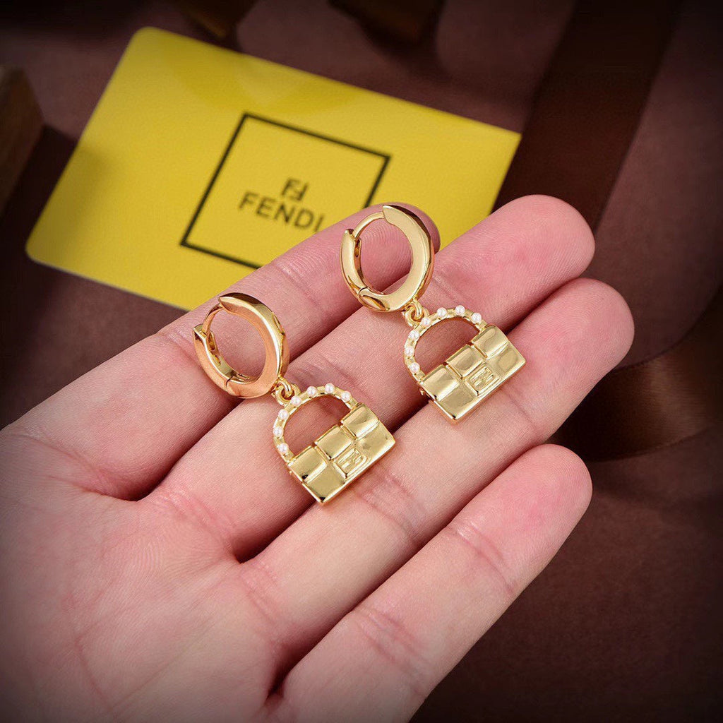 Bag Pendant Pearl Earrings - 18K Yellow Gold