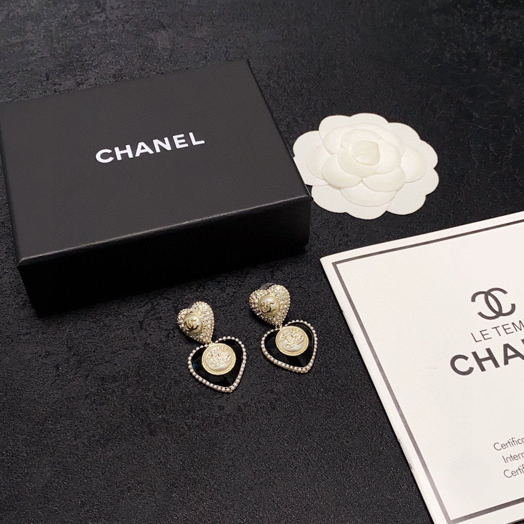 Chanel Black Heart Earrings - 18K Yellow Gold