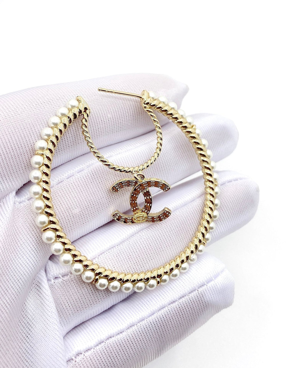 Chanel Circle Earrings - 18K Yellow Gold