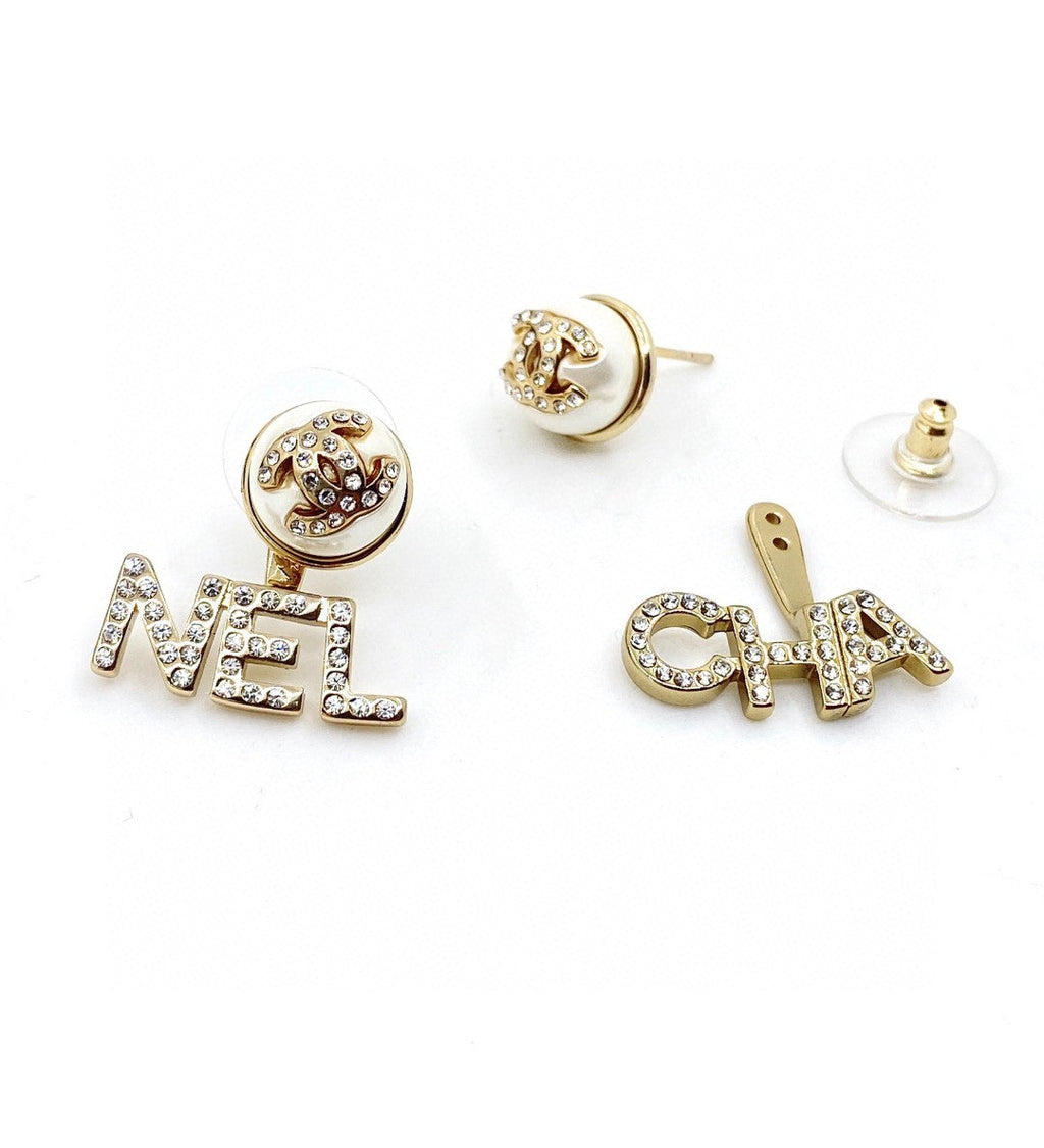 Chanel Diamonds Script Earrings - 18K Yellow Gold