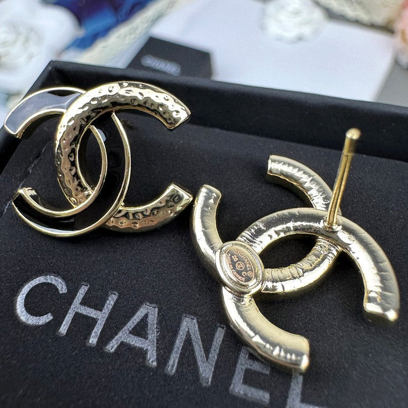 Chanel 26C Black Gold Diamond Earrings - 18K Yellow Gold