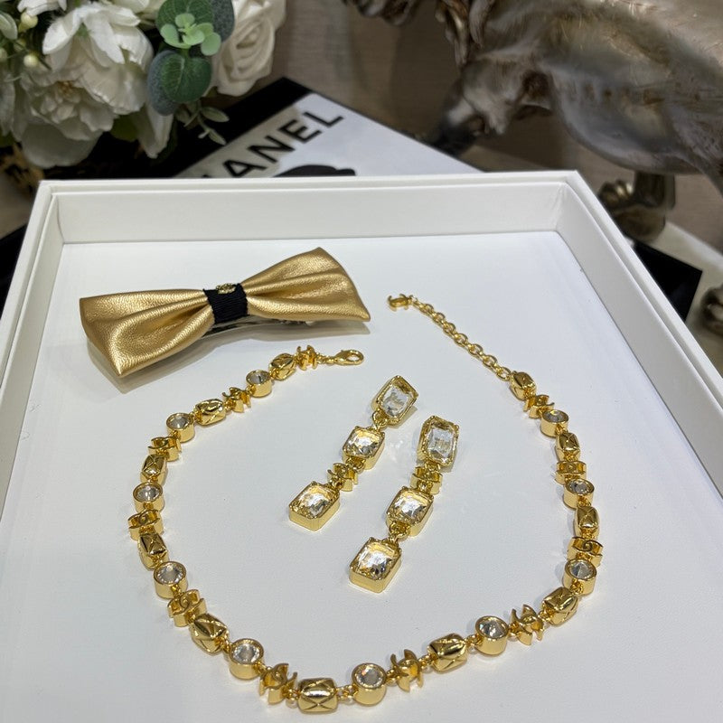 Chanel 26P Crystal Earrings - 18K Yellow Gold