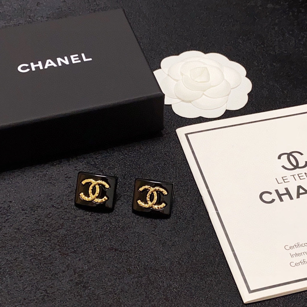 Chanel Black Resin Square Earrings - 18K Yellow Gold