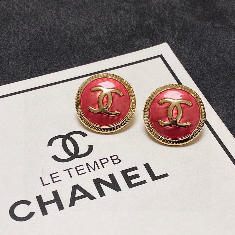 Chanel Pink Round Earrings - 18K Yellow Gold