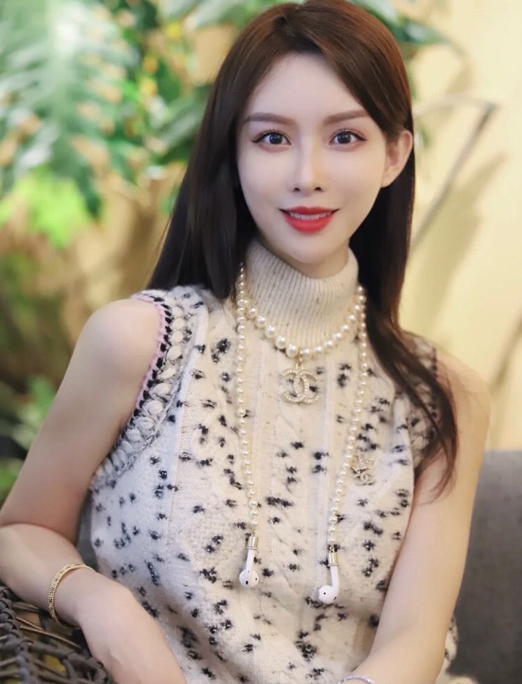 Chanel Pearls Long Necklace