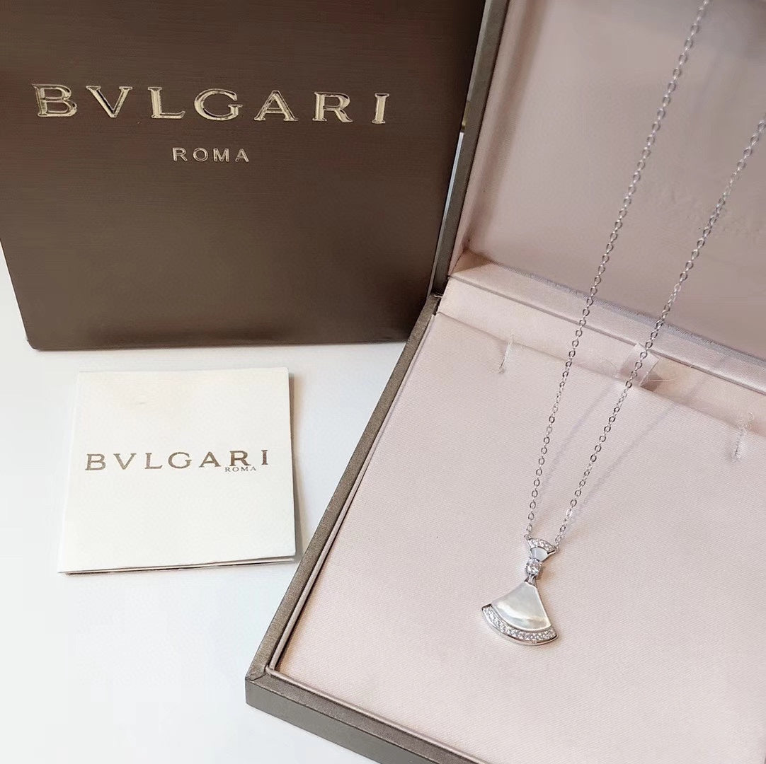 Bvlgari Dream Pearl Necklace - 18K Gold